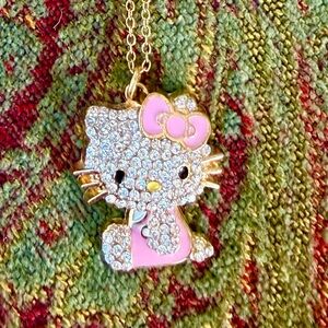 Charming Gold and Pink Pendant Necklace